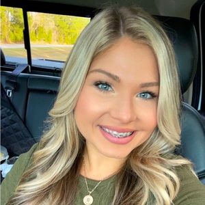 Meet your Posher, Whitney